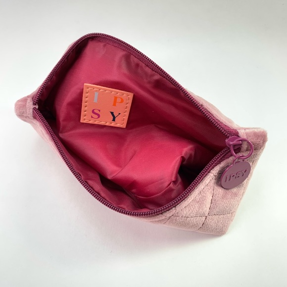 {3/$25} lashes & lipgloss w/ pink Ipsy bag NEW - Picture 5 of 7